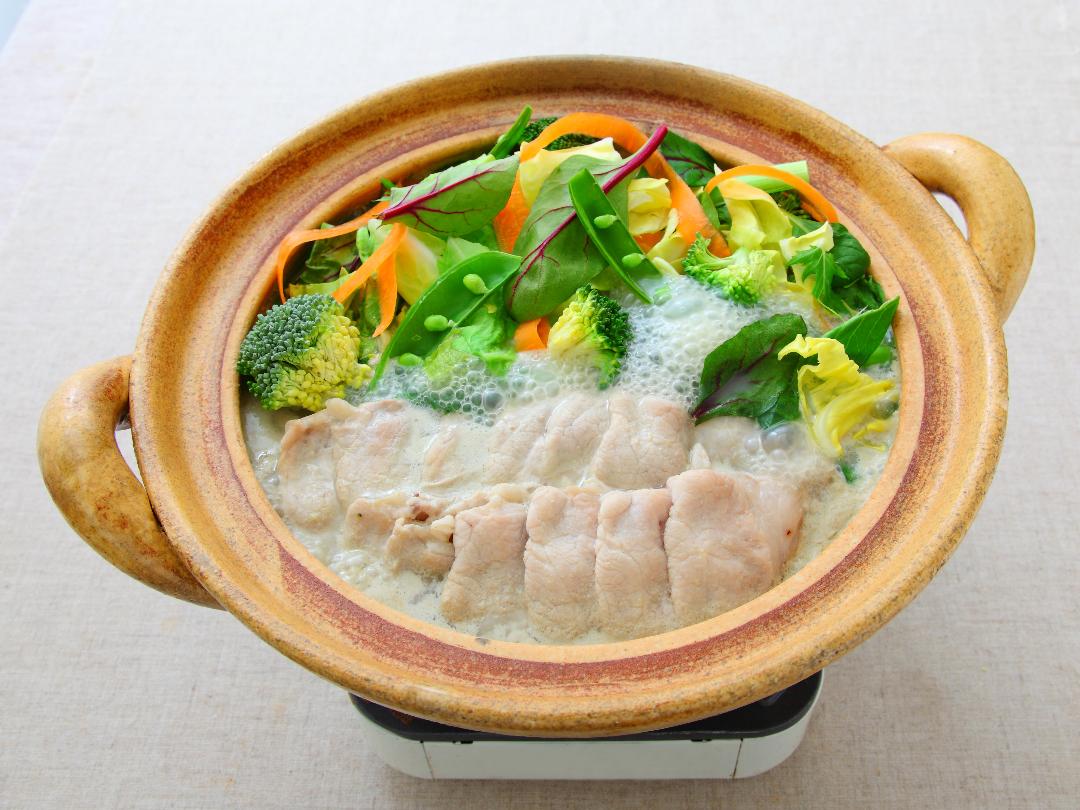 グリーンベジごま豆乳鍋（野菜１日分）のレシピ・作り方