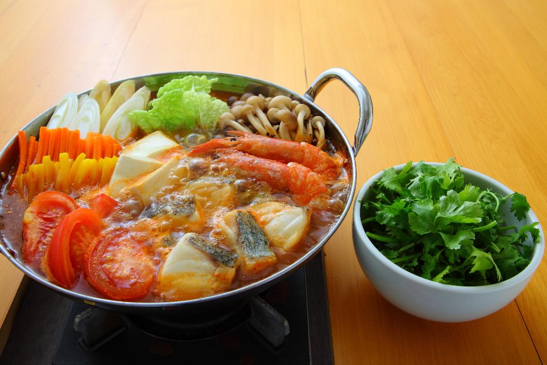 トムヤムクン風キムチ鍋（野菜１／２日分）のレシピ・作り方