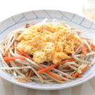 もやしとひき肉の炒め物ふわ玉のっけ