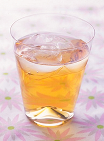 肥満気味の方の内臓脂肪を減らす酢酸を含んだミツカンの黒酢ドリンクなら、おいしく手軽に続けられます。