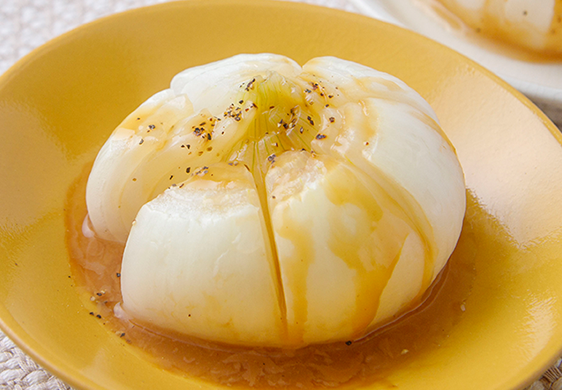 レンジで丸ごと新玉ねぎのバタぽん