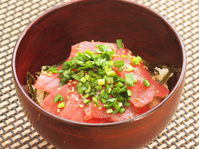 まぐろのにらぽん酢丼