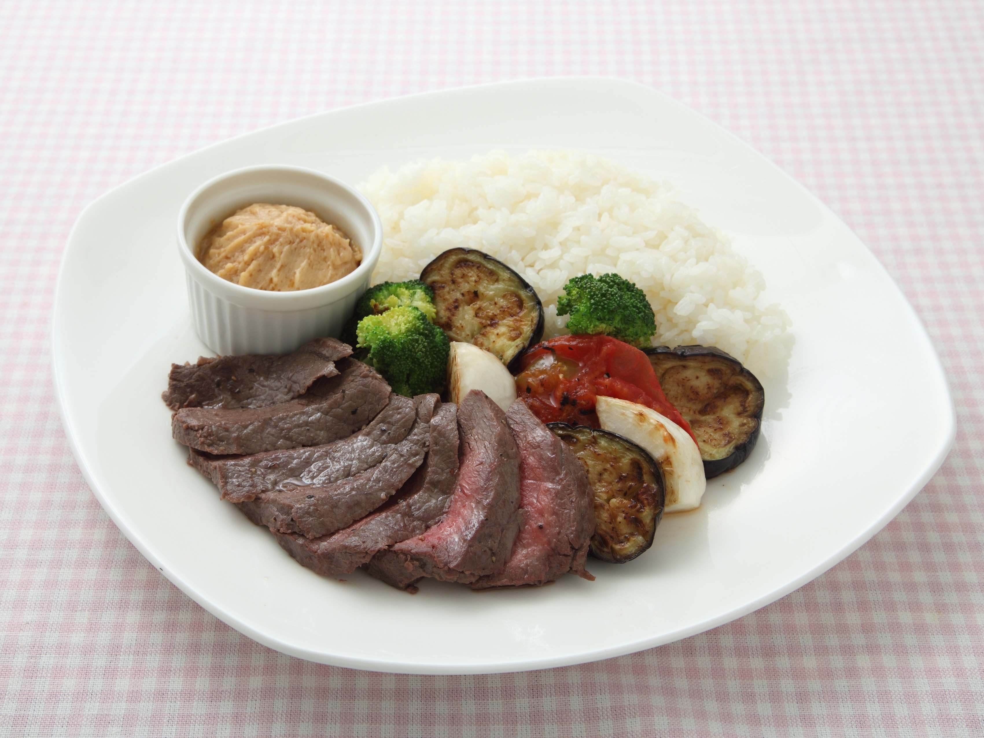 牛ステーキと焼き野菜のぽんバター