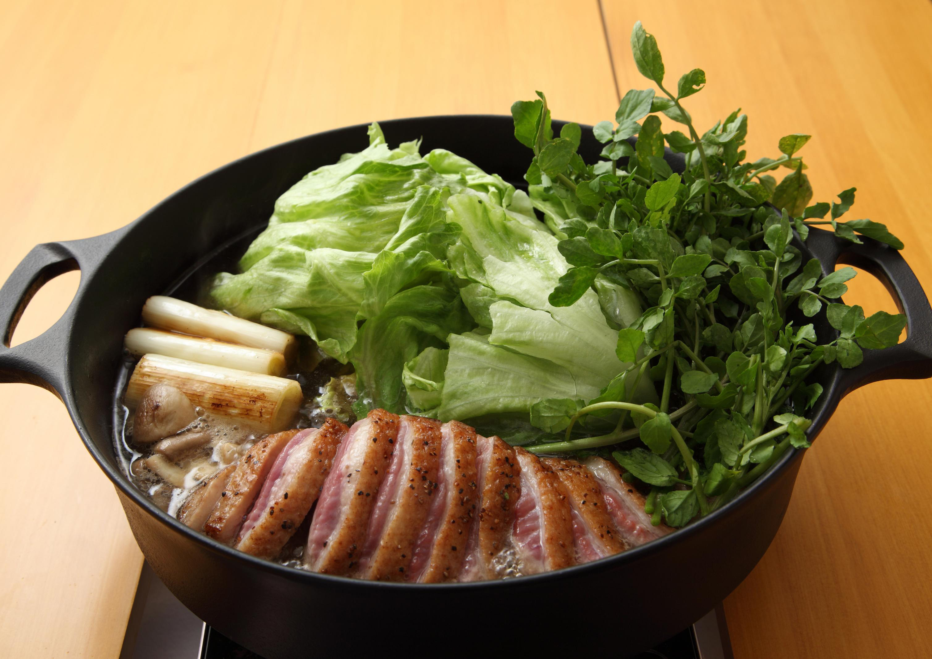 炙り鴨と洋野菜の寄せ鍋