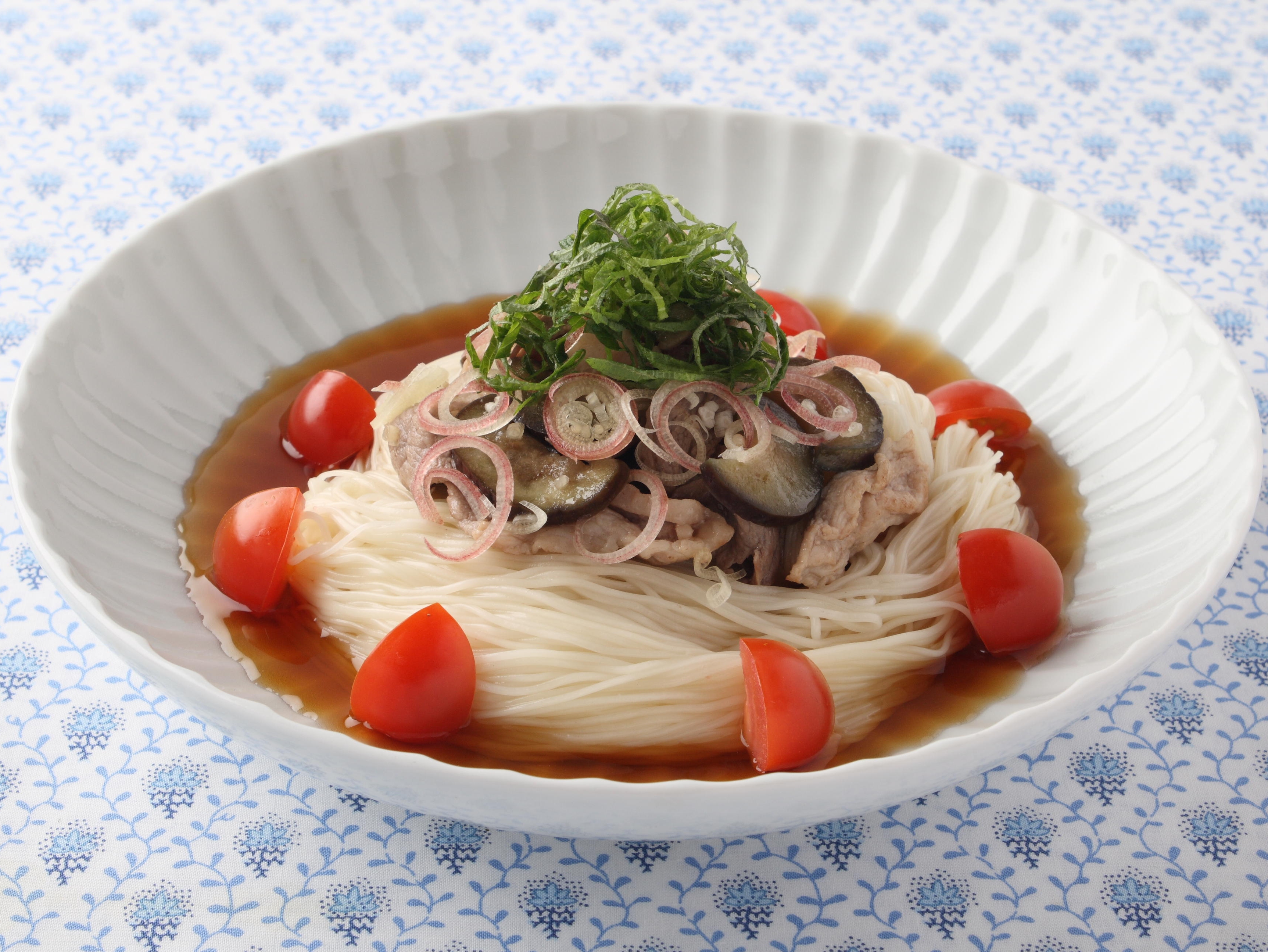 なすと豚肉ののっけそうめん