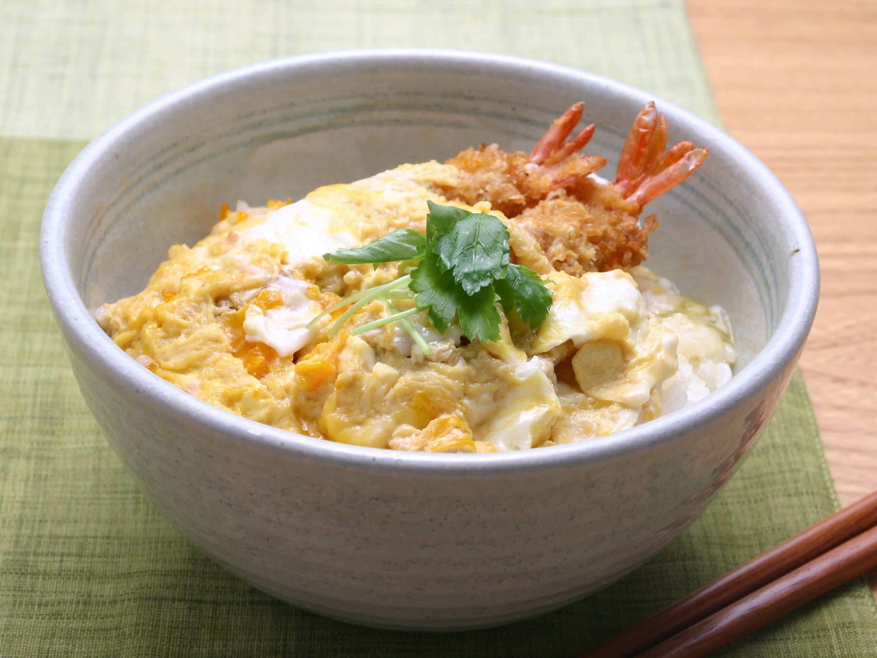 えびフライ卵とじ丼