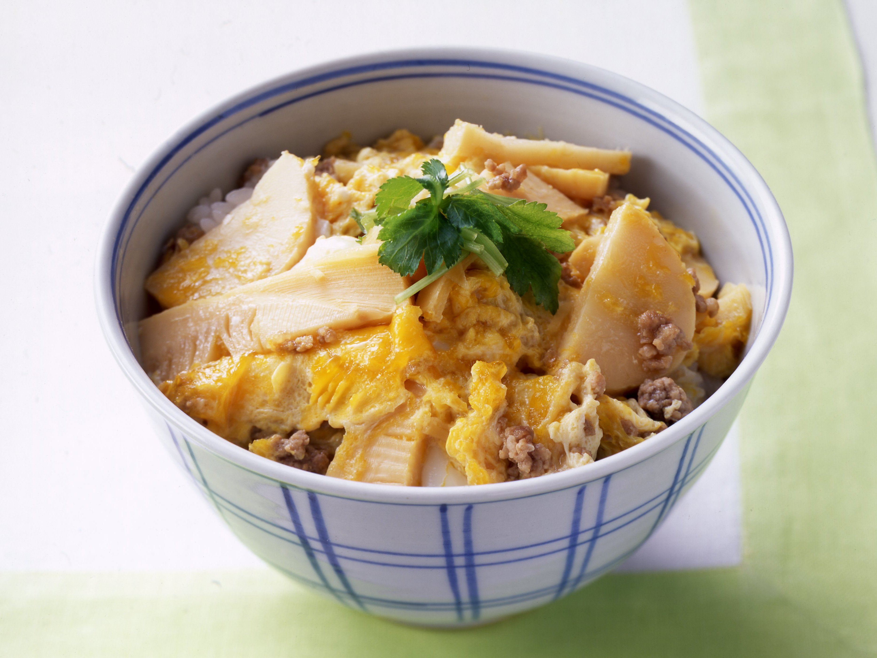 たけのこと玉子のそぼろ丼のレシピ・作り方