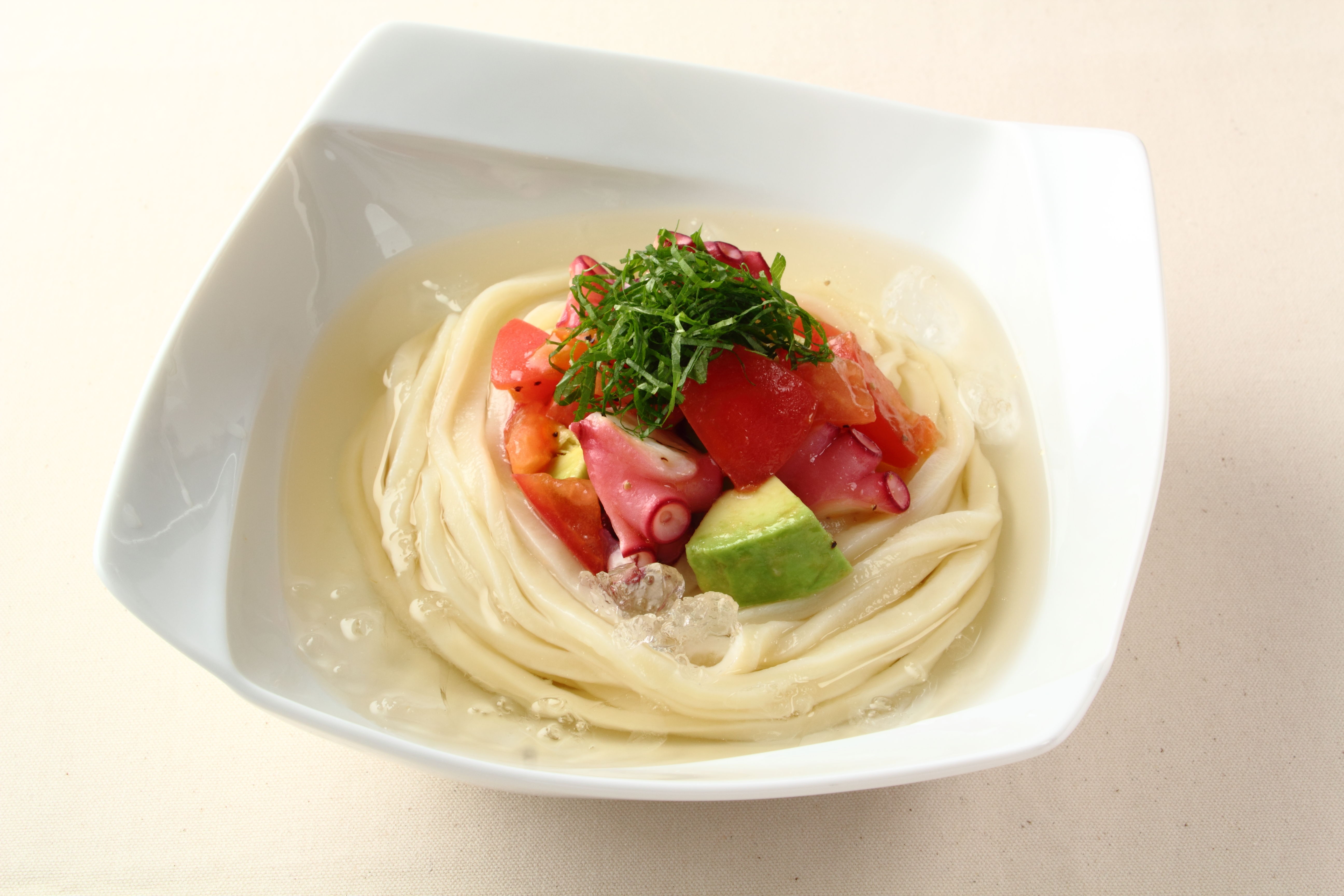 夏野菜とたこの冷やしうどんのレシピ・作り方