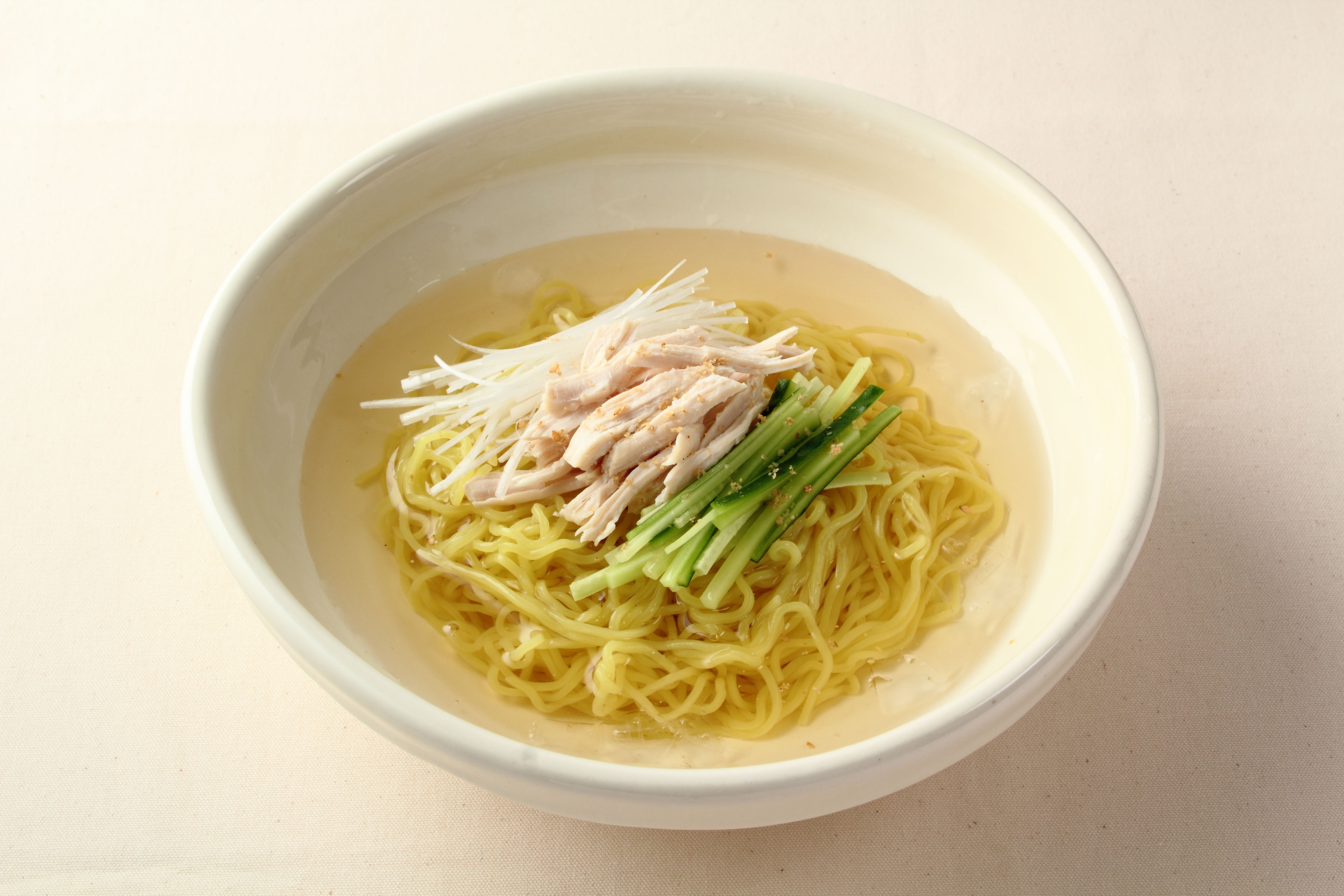 鶏とねぎの白だし冷やしラーメンのレシピ・作り方