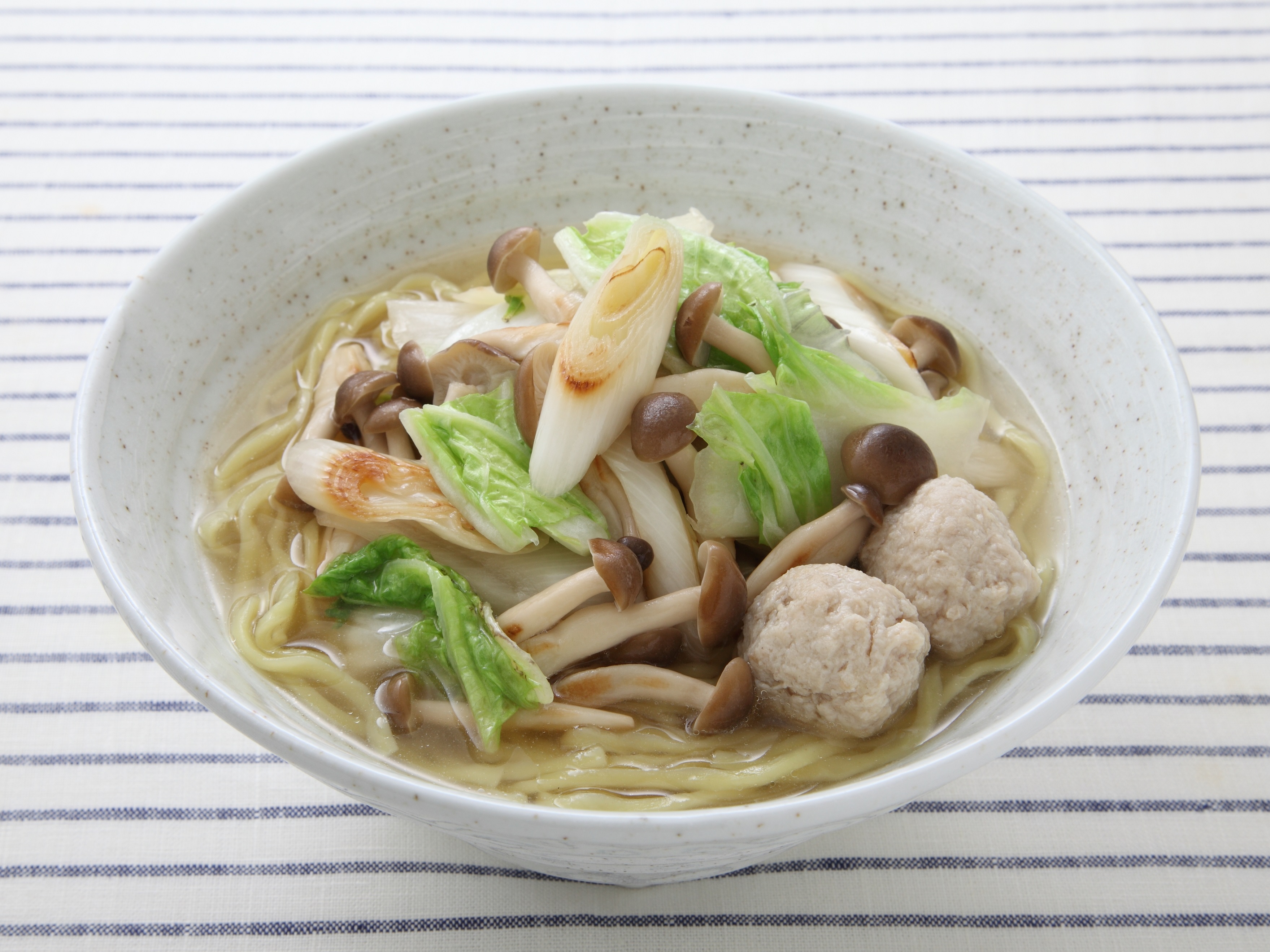 鶏としめじの塩ちゃんこラーメン