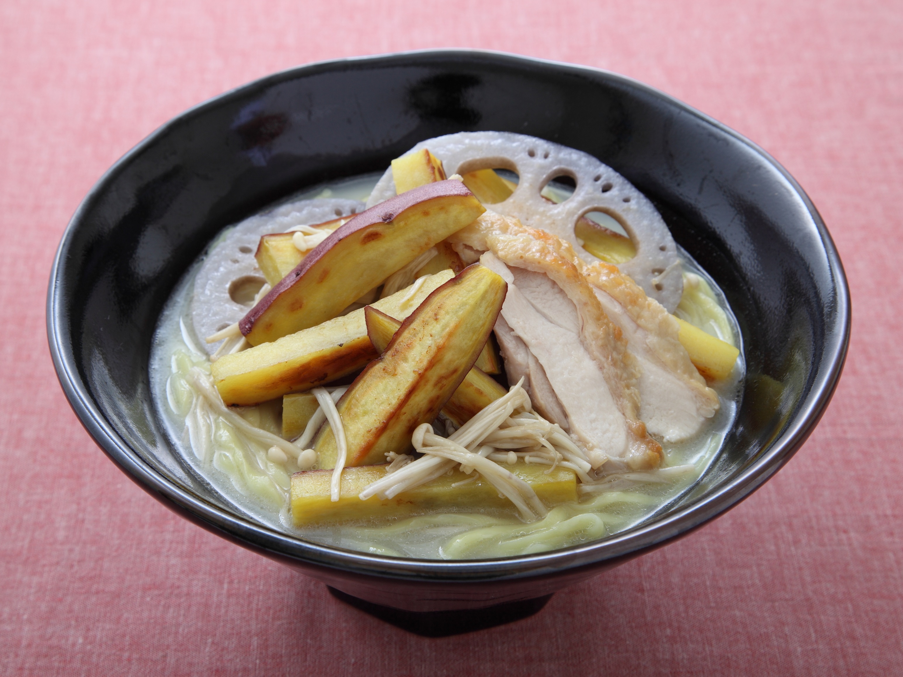 ほくほくさつまいもの鶏白湯ラーメン