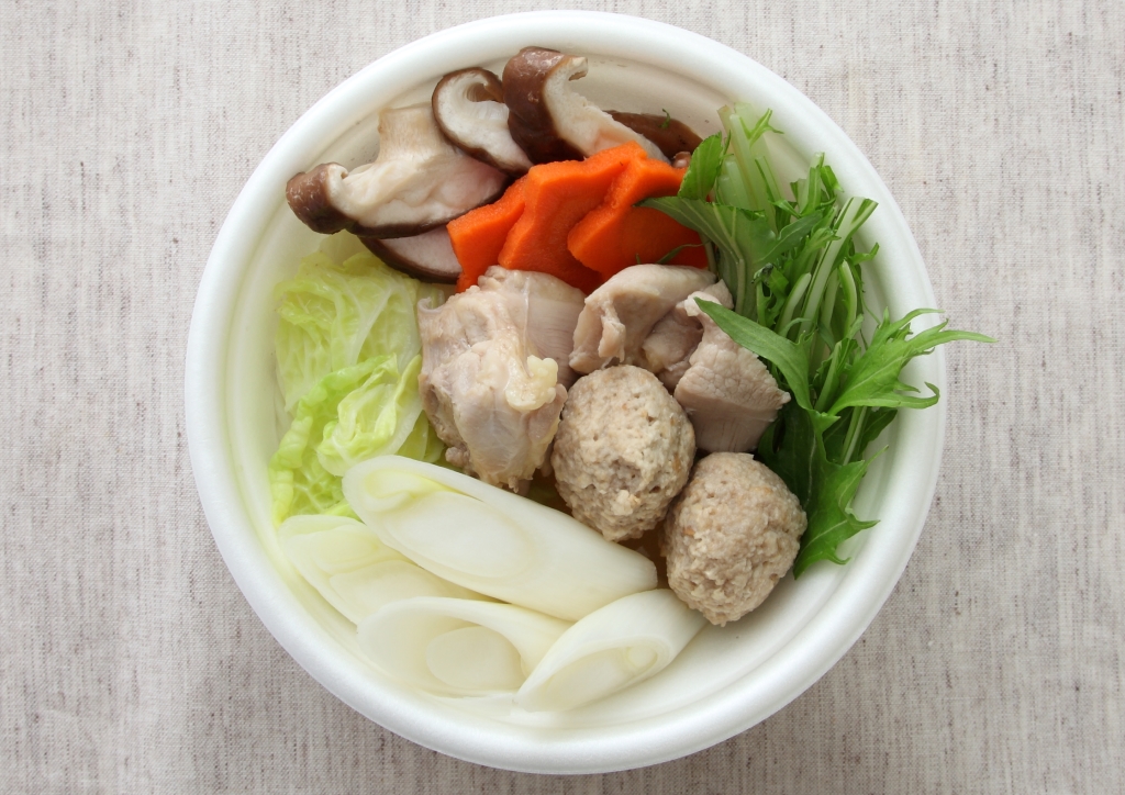 ２種の鶏入りしおちゃんこ鍋（レンジアップ）