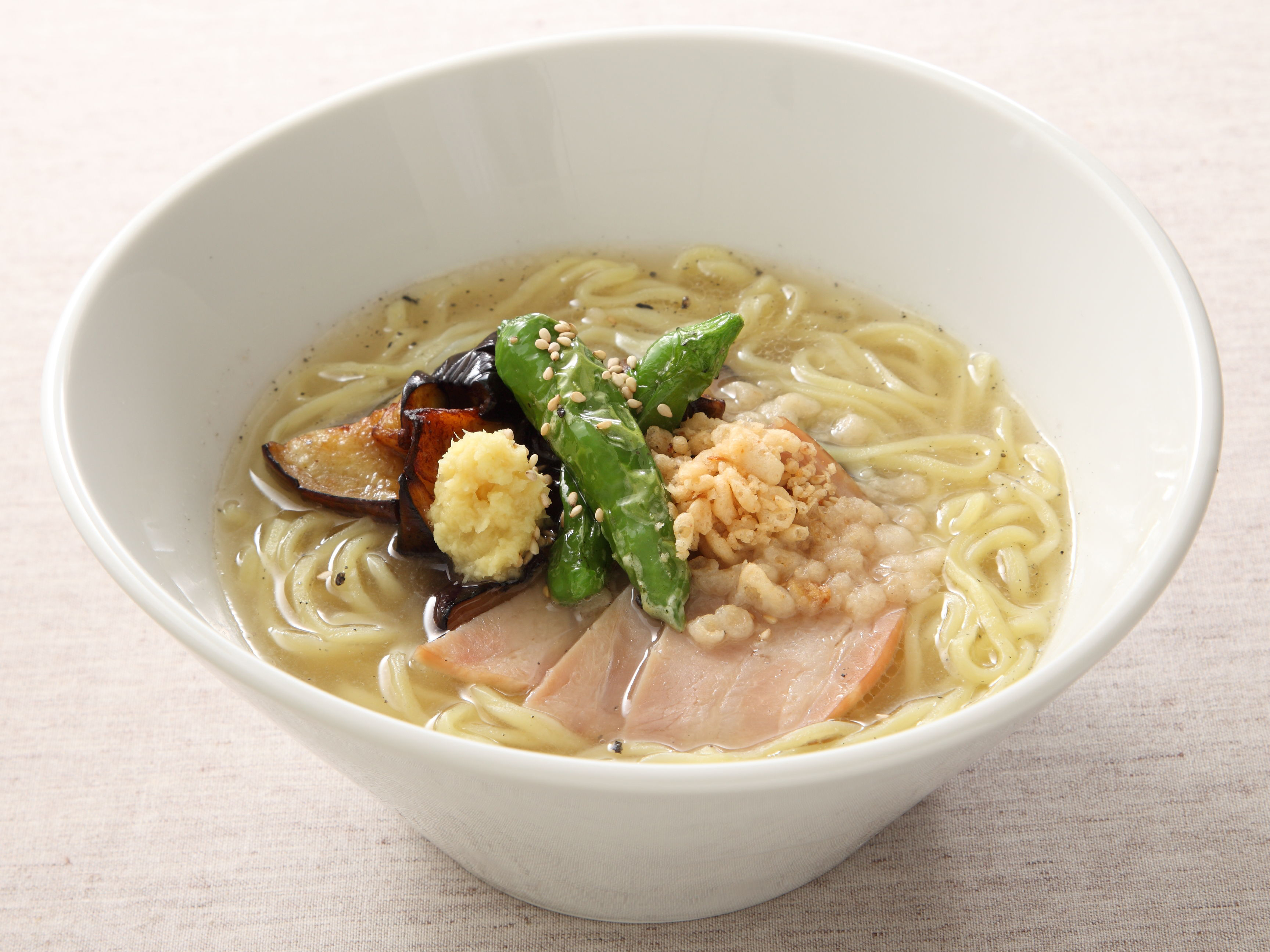 揚げ茄子と青唐辛子のゆず塩ラーメン