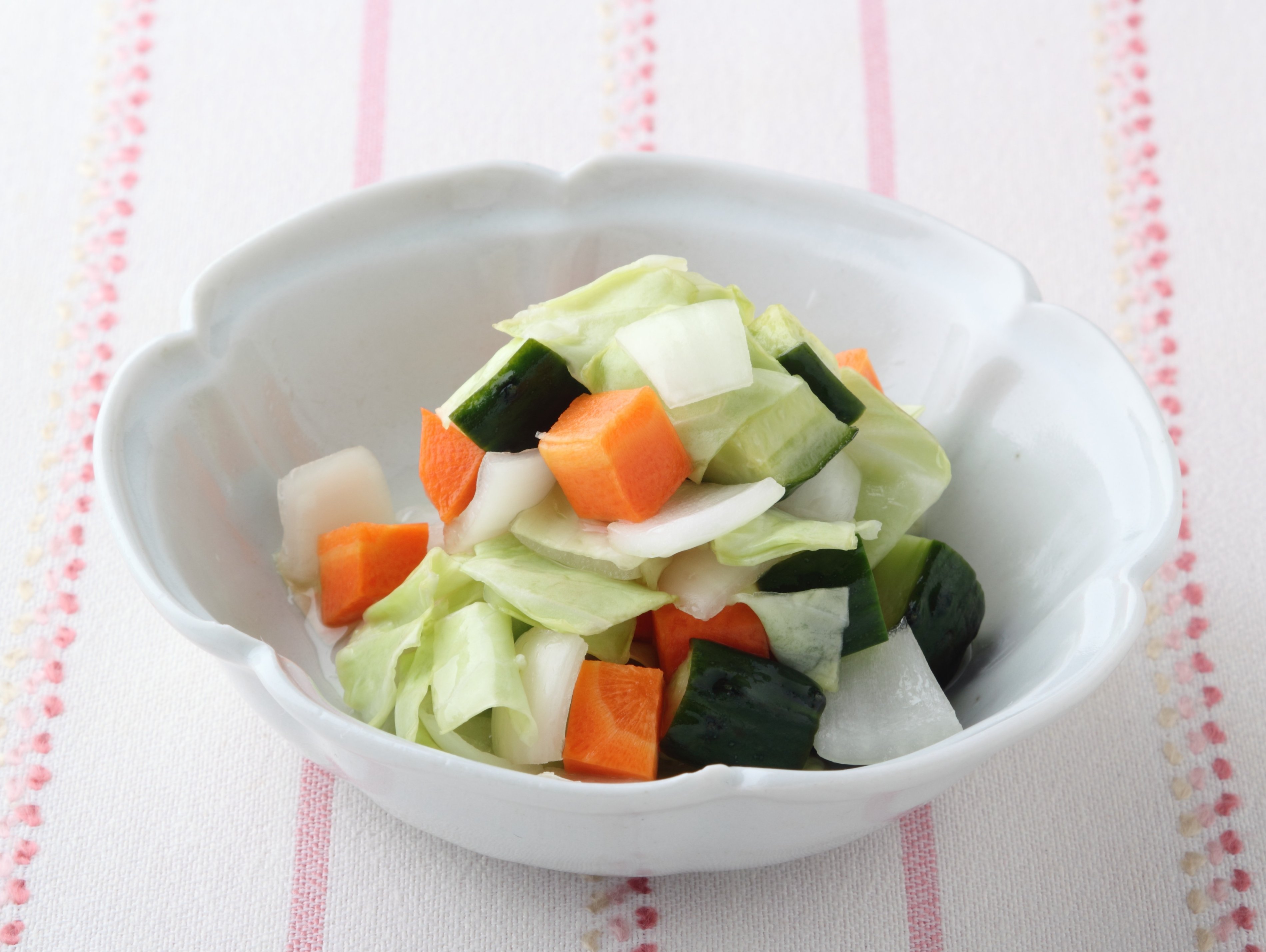 コロコロ野菜と春キャベツのピクルスのレシピ・作り方