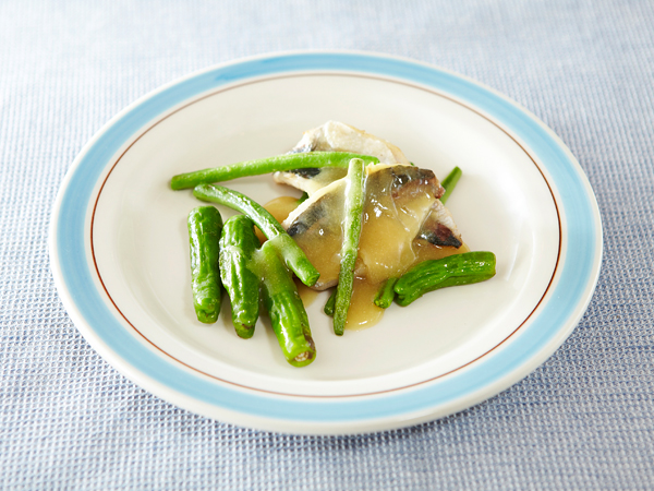 あじと夏野菜のソテー　辛子酢ソースがけ