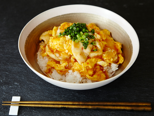 鶏と卵のピリ辛丼のレシピ・作り方