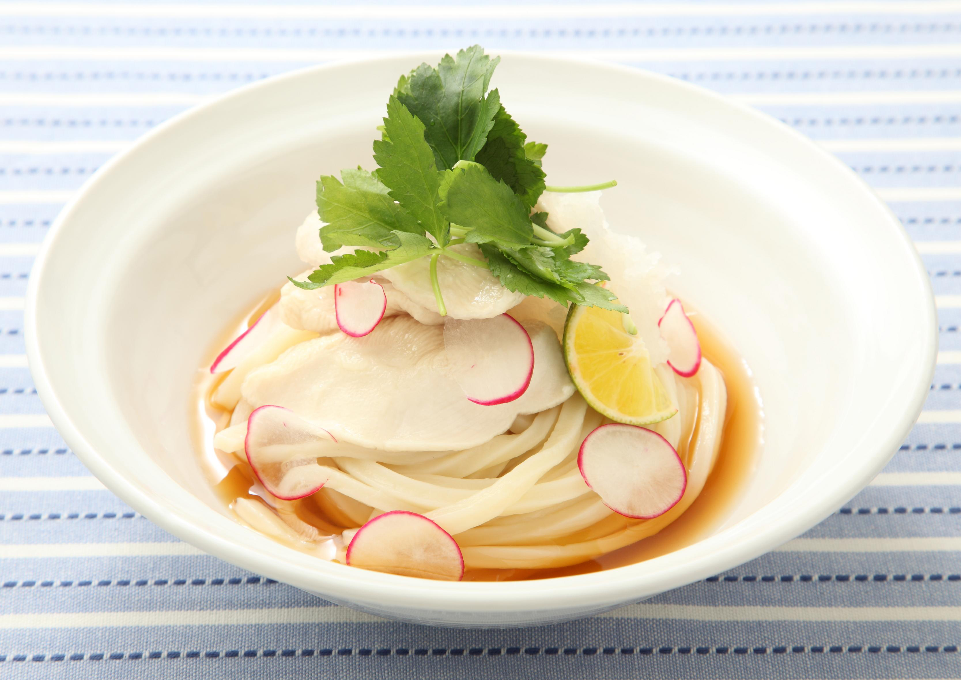 すだち風味の冷やし鶏うどん