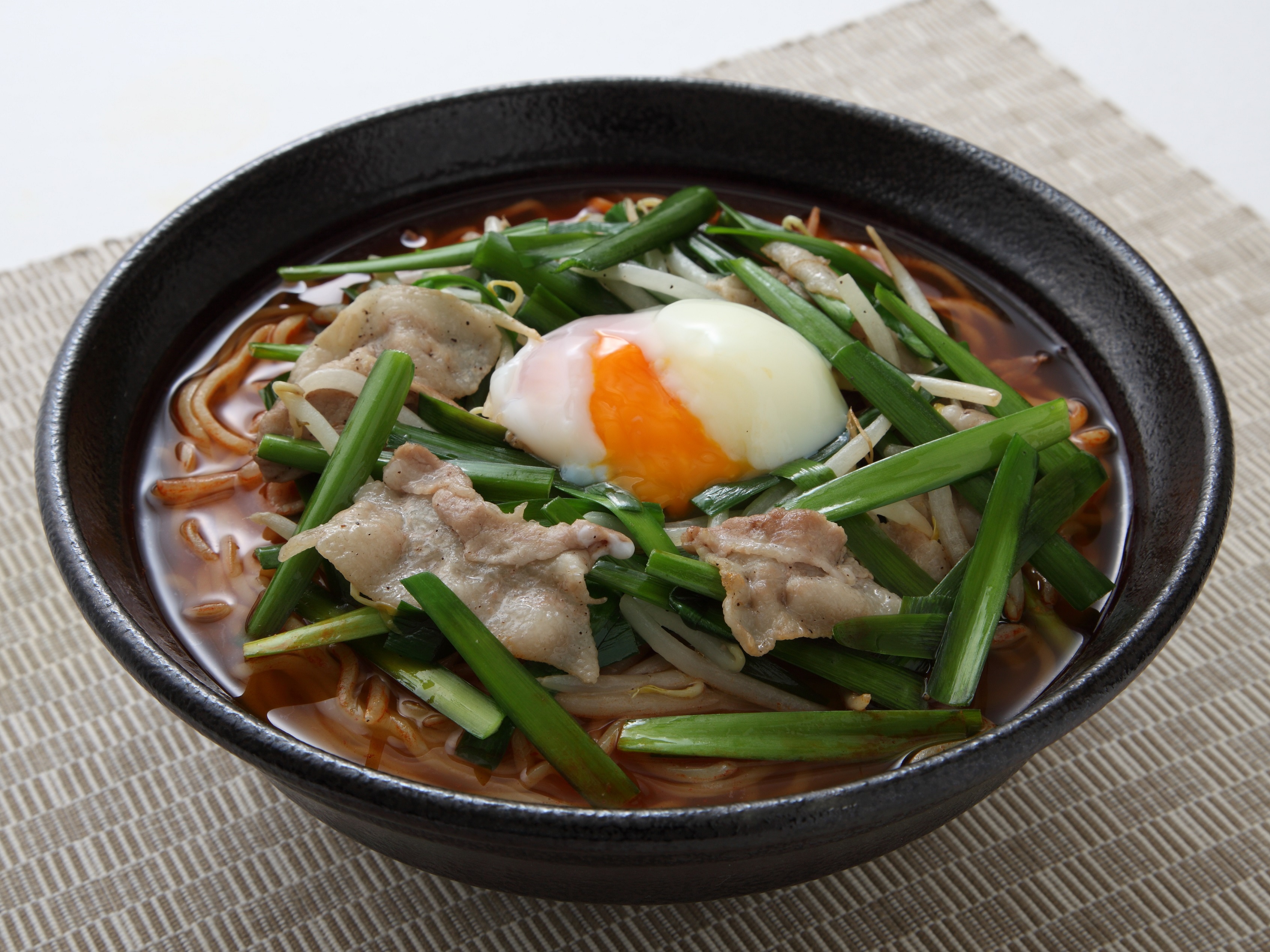 豚ニラ温玉チゲラーメン