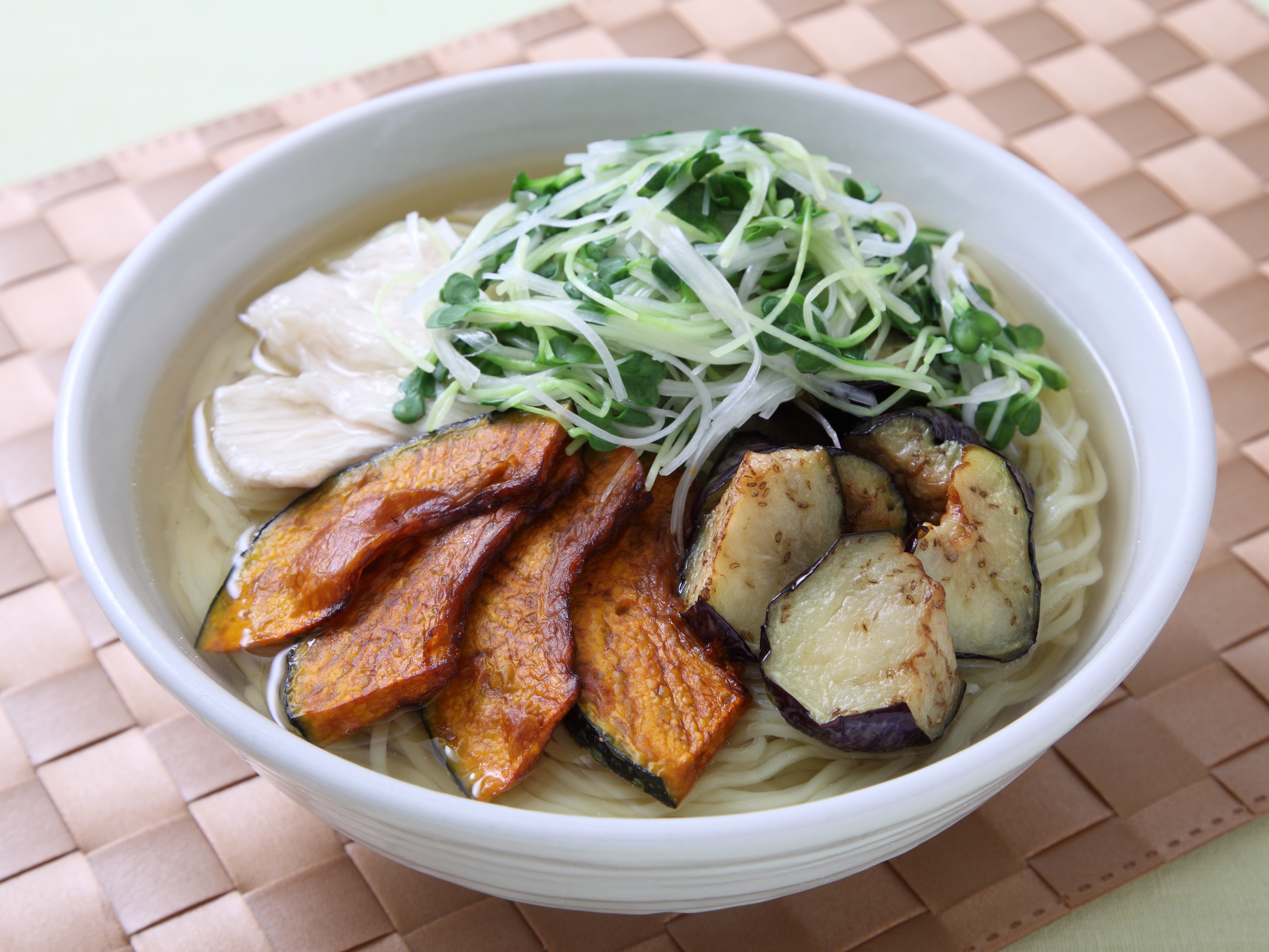夏野菜と鶏のゆず塩ラーメン