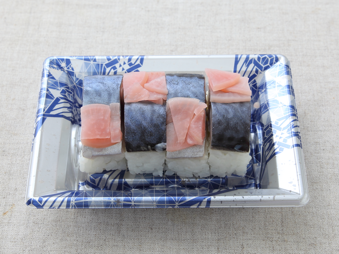 モザイクすし（さば・さくら大根）