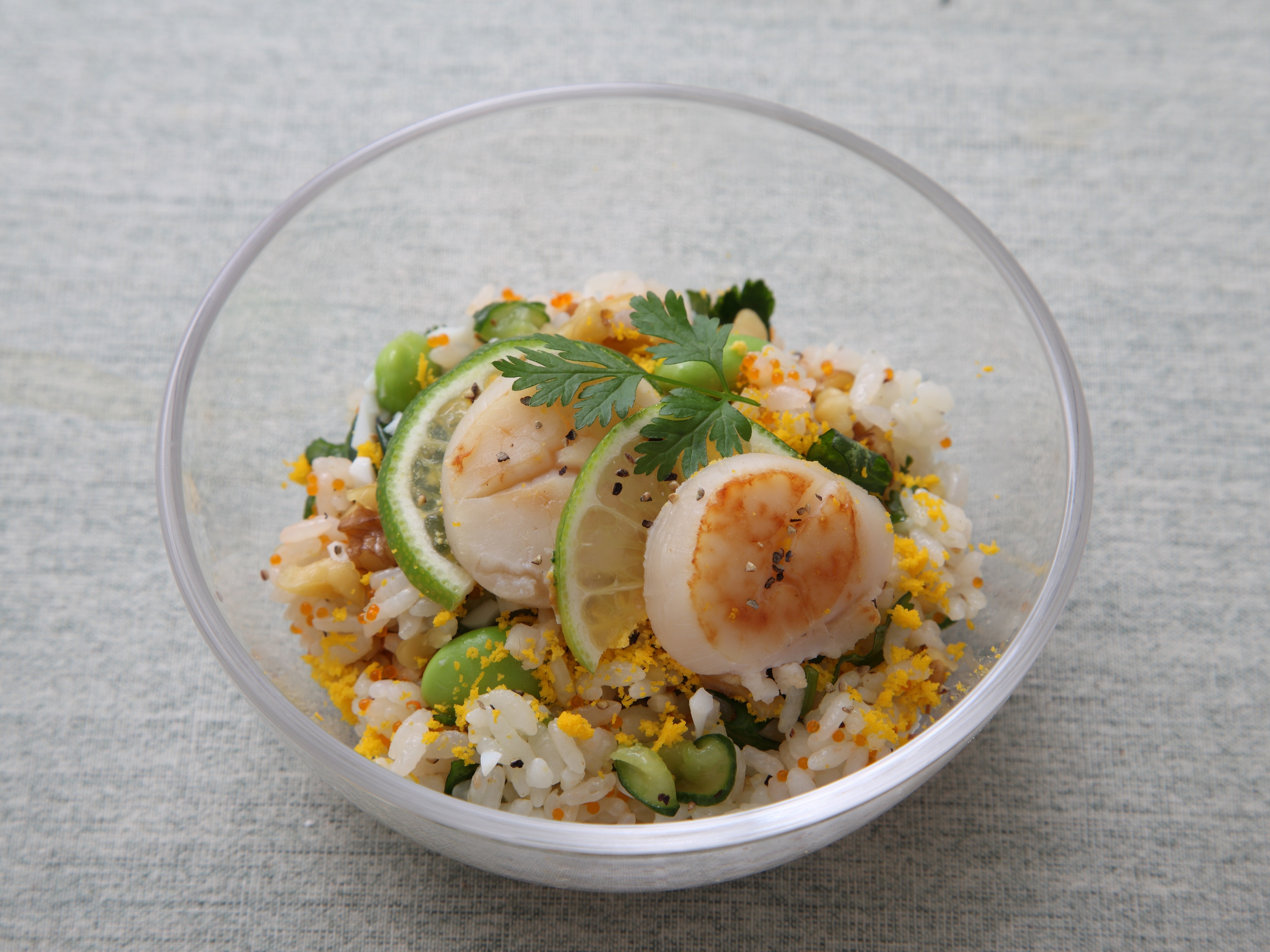 焼きホタテのカクテルサラダ寿司ボウル