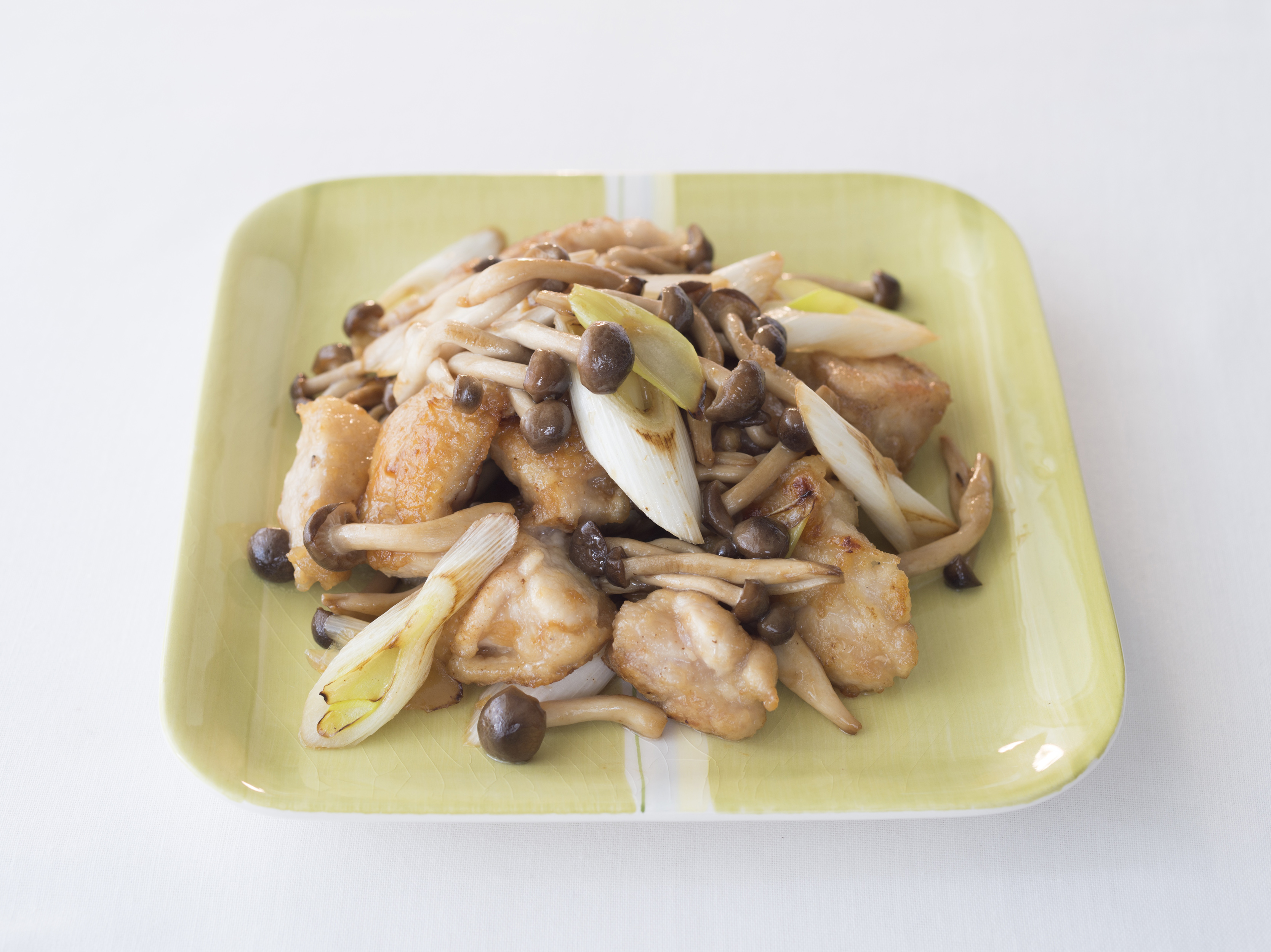 鶏ときのこのこんがりぽん炒め