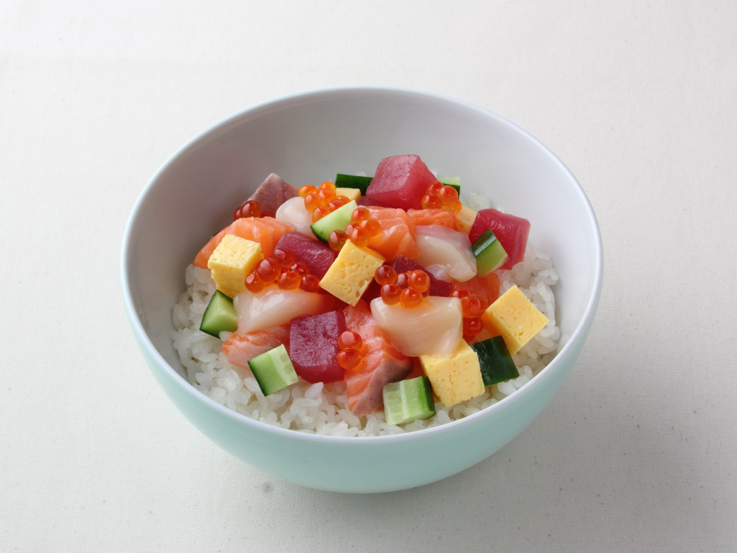 彩り海鮮丼