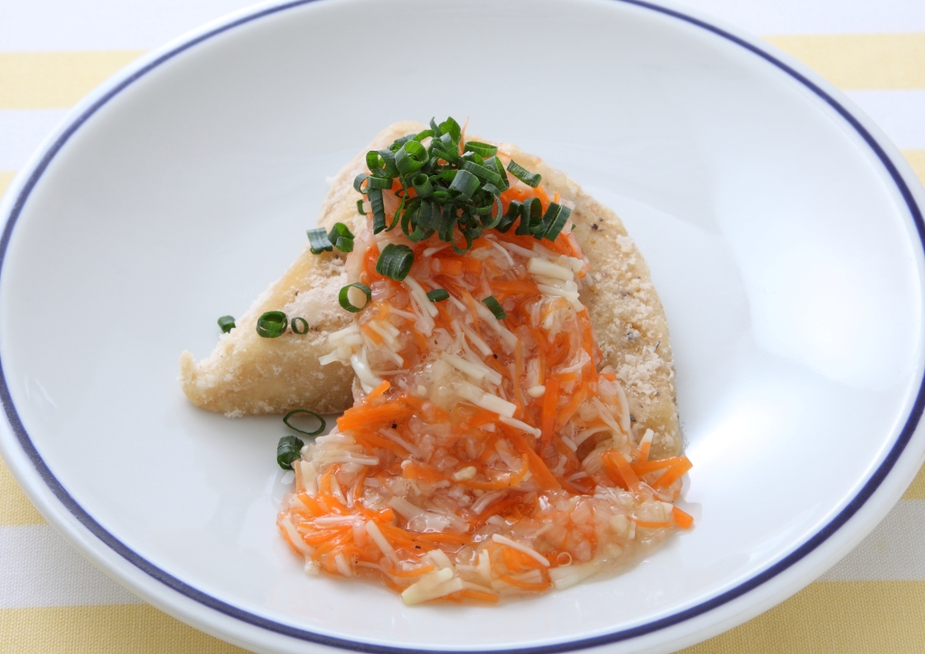 白身魚のから揚げ　野菜のマリネソース