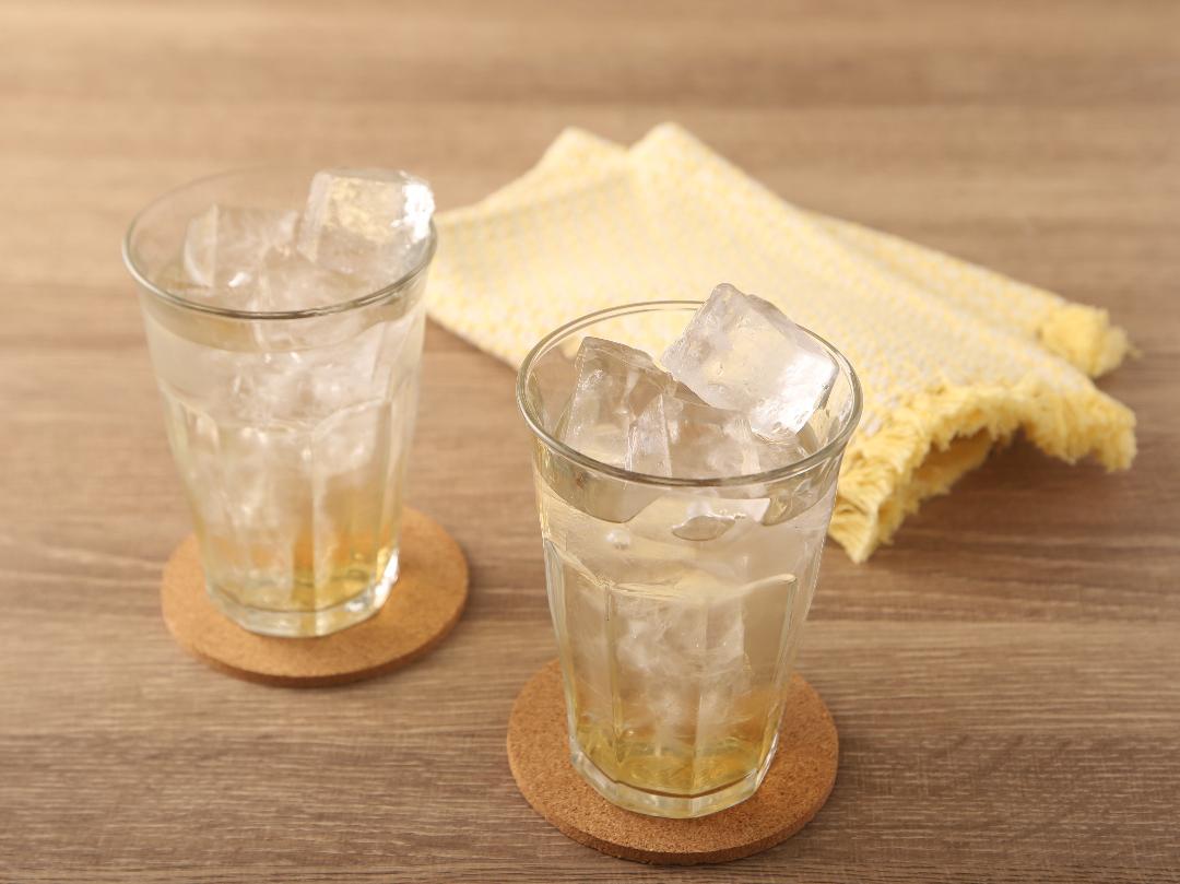 「まろやかりんご酢　はちみつりんご」の水割り