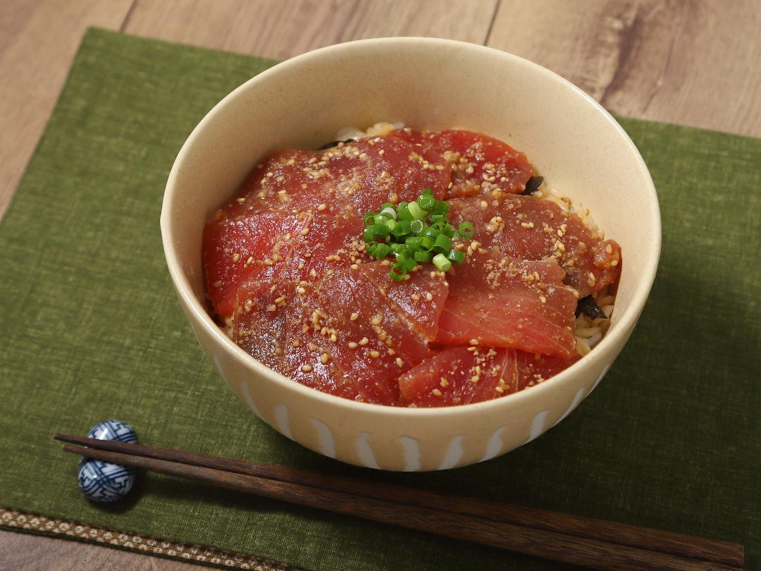 まぐろのやみつき漬け丼