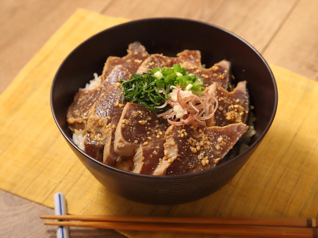 かつおのやみつき漬け丼