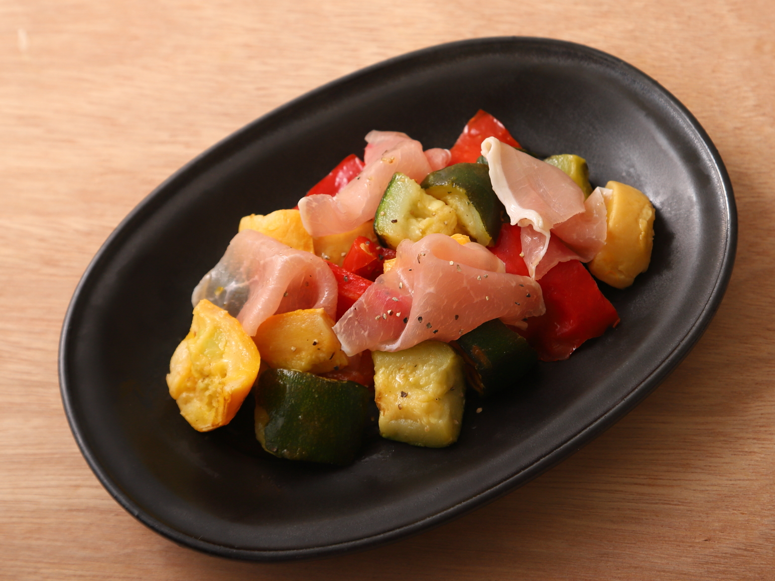 生ハムと彩り野菜のマリネ