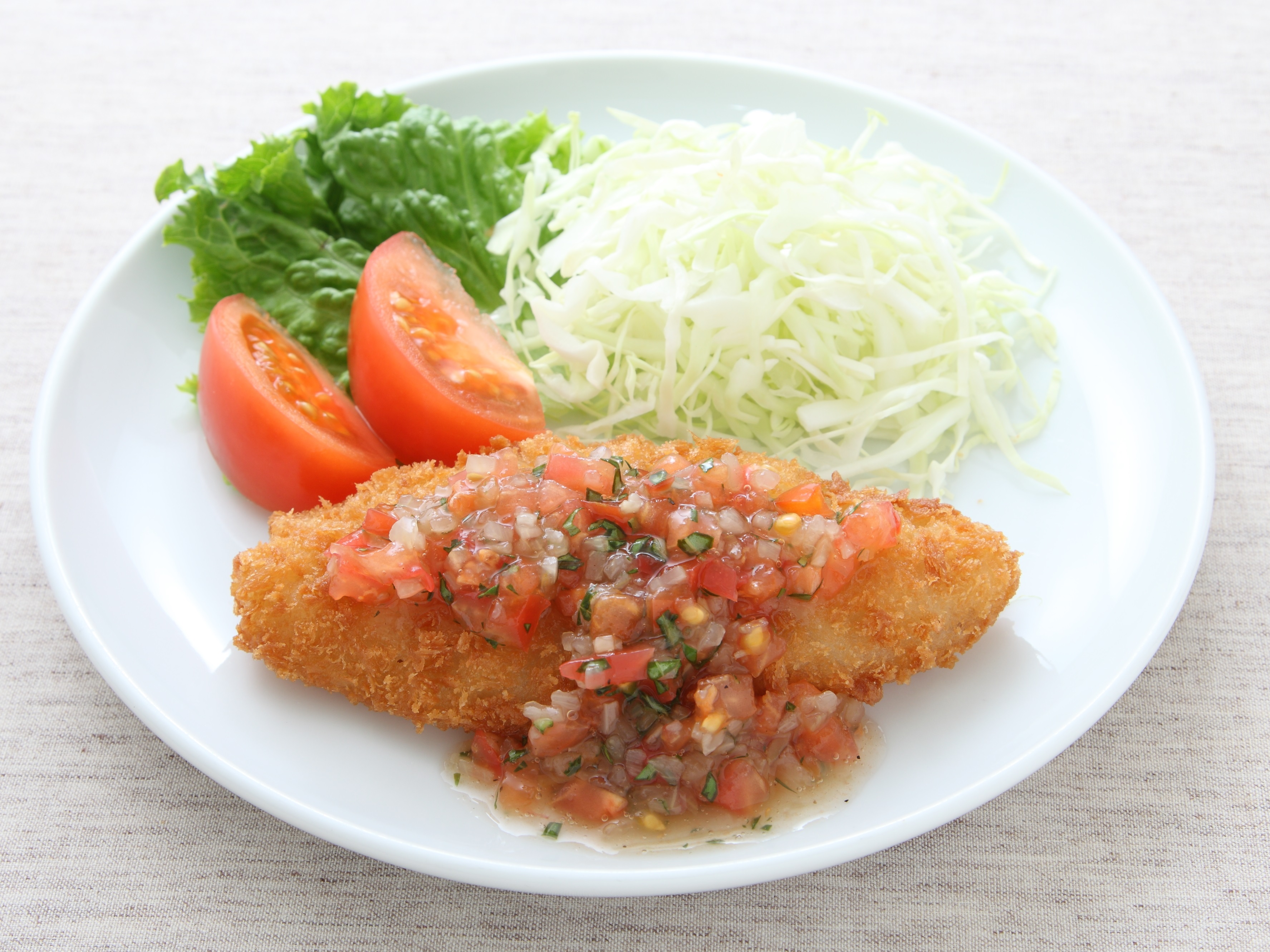 白身魚のフライ トマトバジルソースのレシピ 作り方 レシピ ミツカン業務用商品 メニューサイト