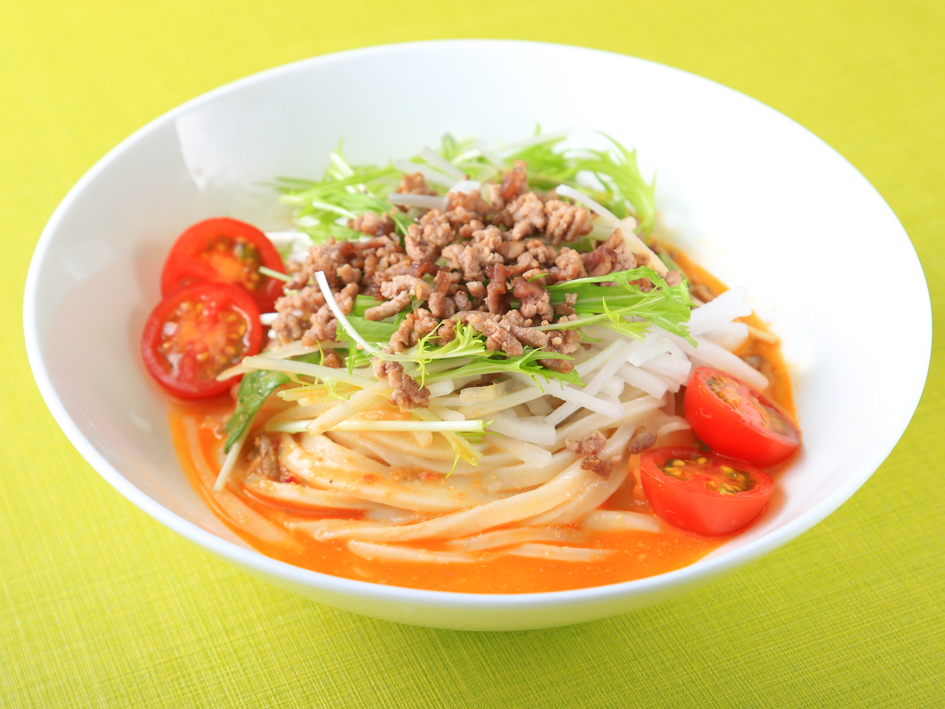 シャキシャキ野菜の彩り担々麺