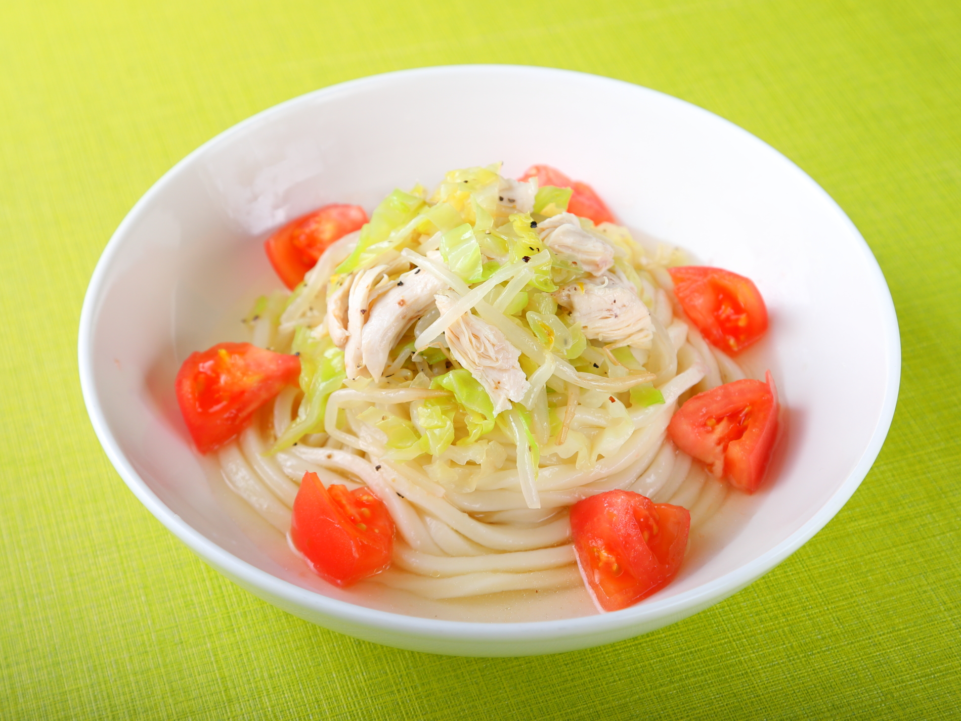 ざく切りトマトとささみのうどん