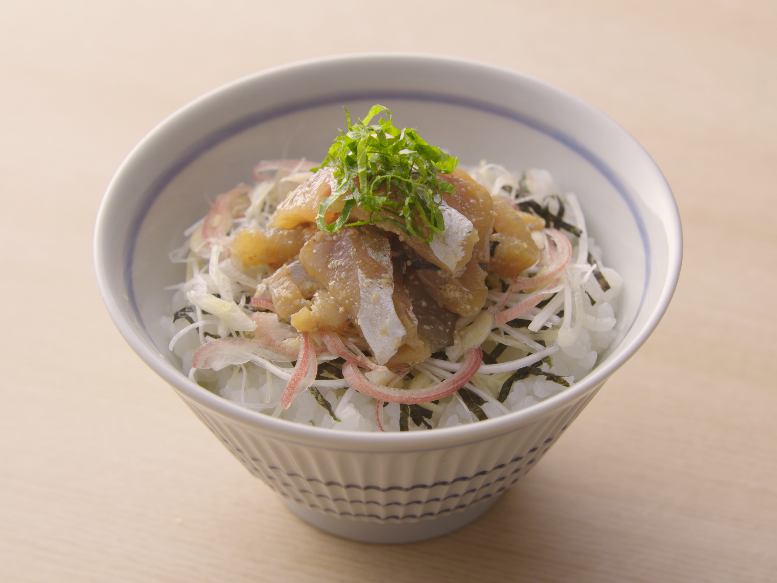 ごま鯵と香味野菜のポキ丼