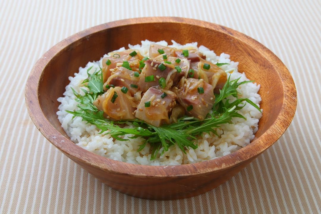 ぶりのポキ丼のレシピ・作り方