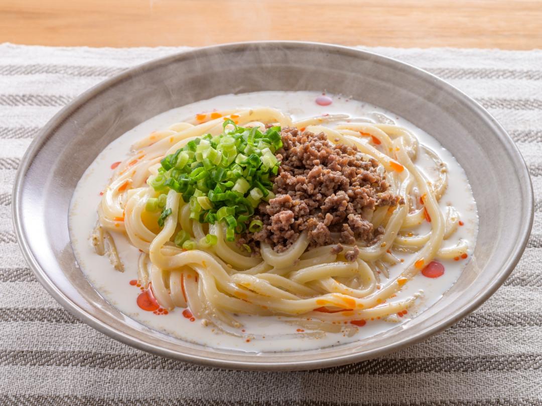 「追いがつおつゆ」でクリーミー担々うどん