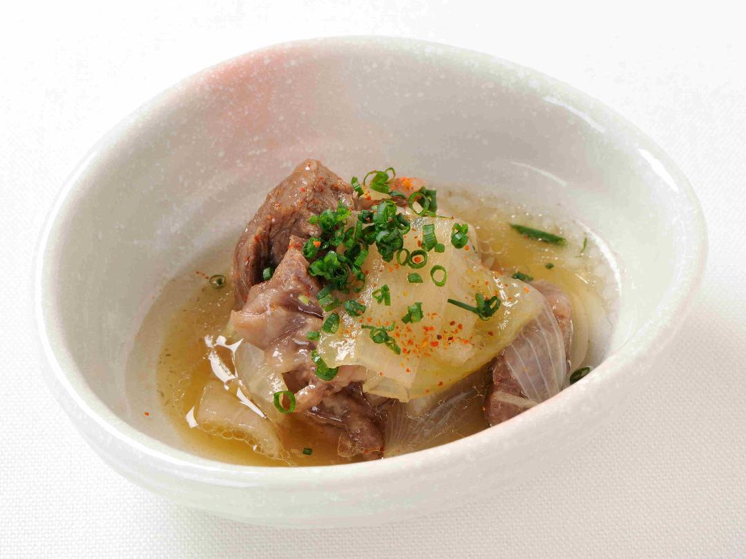 旨味広がる！牛すじ塩煮込み