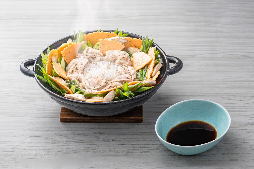 ねぎと黒こしょうまみれ！の水炊き
