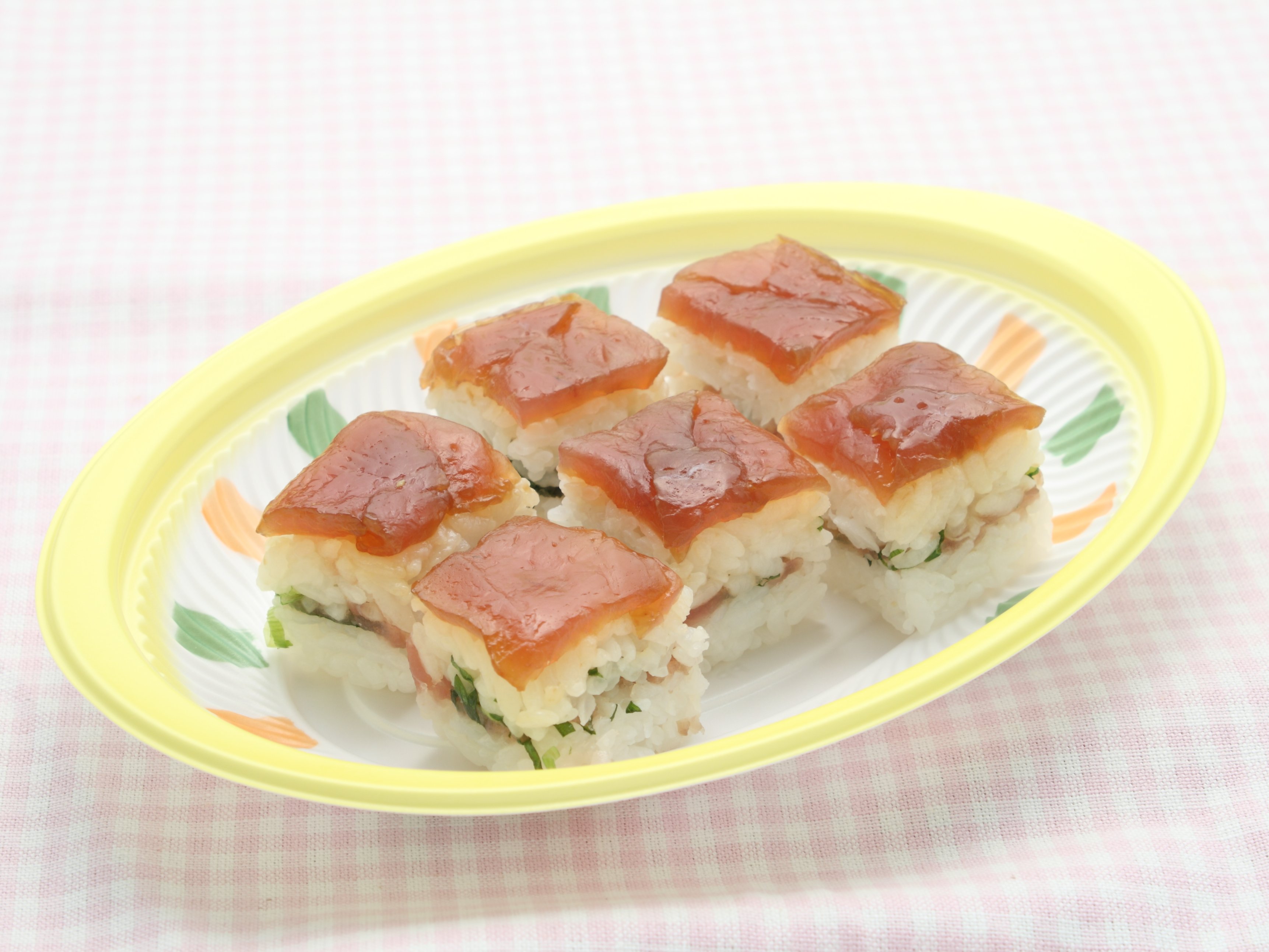 まぐろキューブ寿司