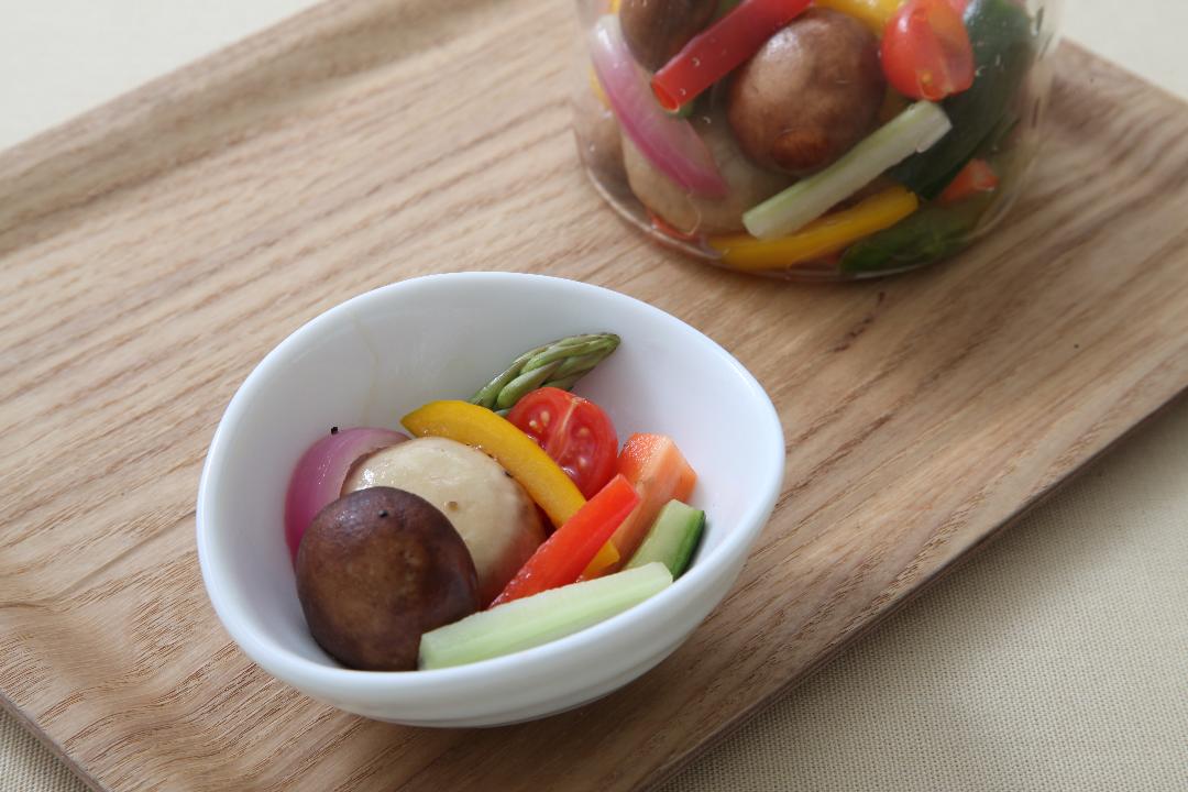 ２色のマッシュルームと彩り野菜のピクルスのレシピ・作り方