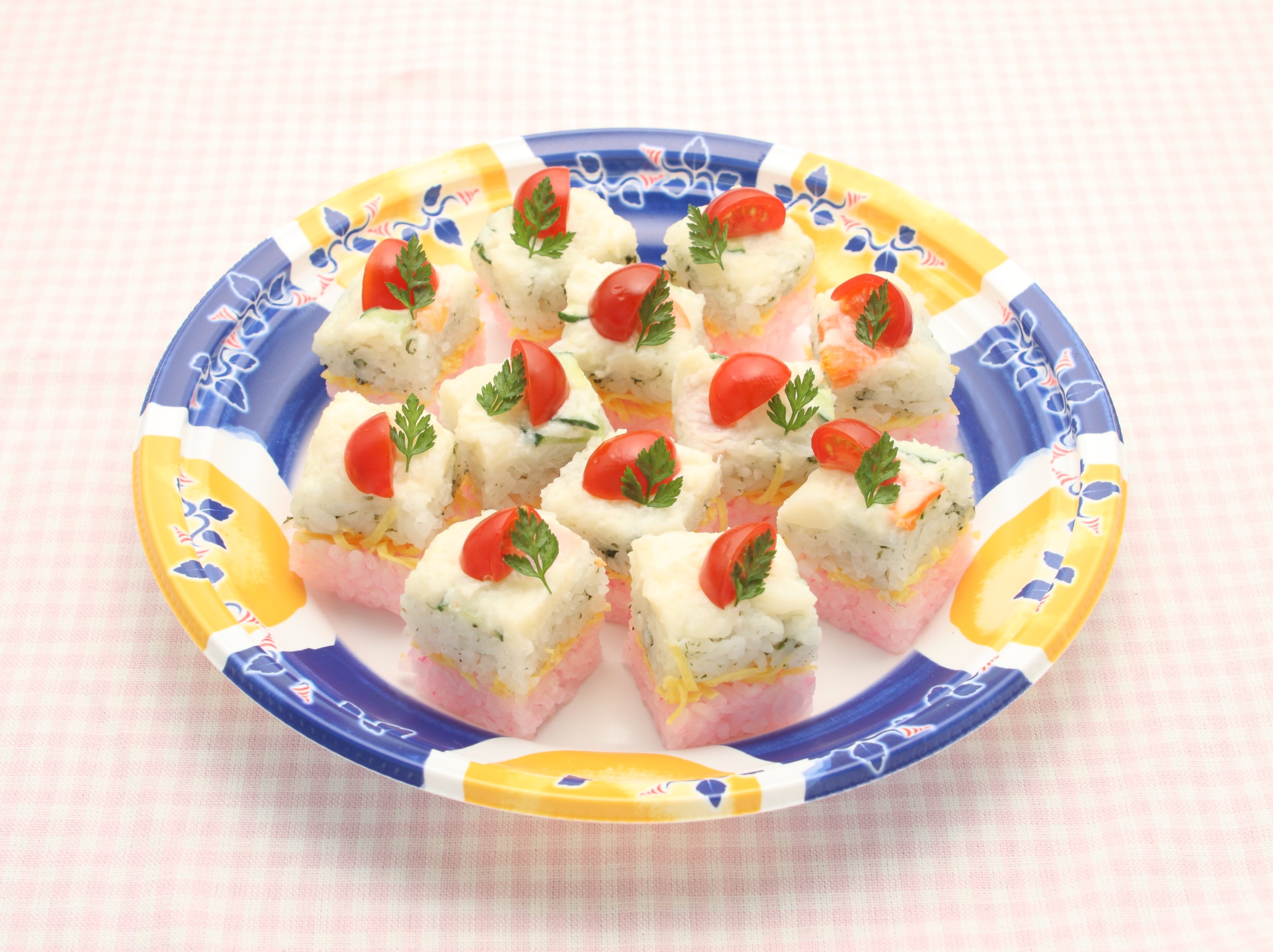 ケーキみたいなキューブ寿司