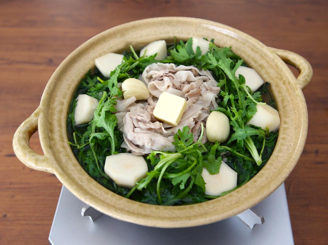 にんにくバターのやみつききくな鍋のレシピ・作り方