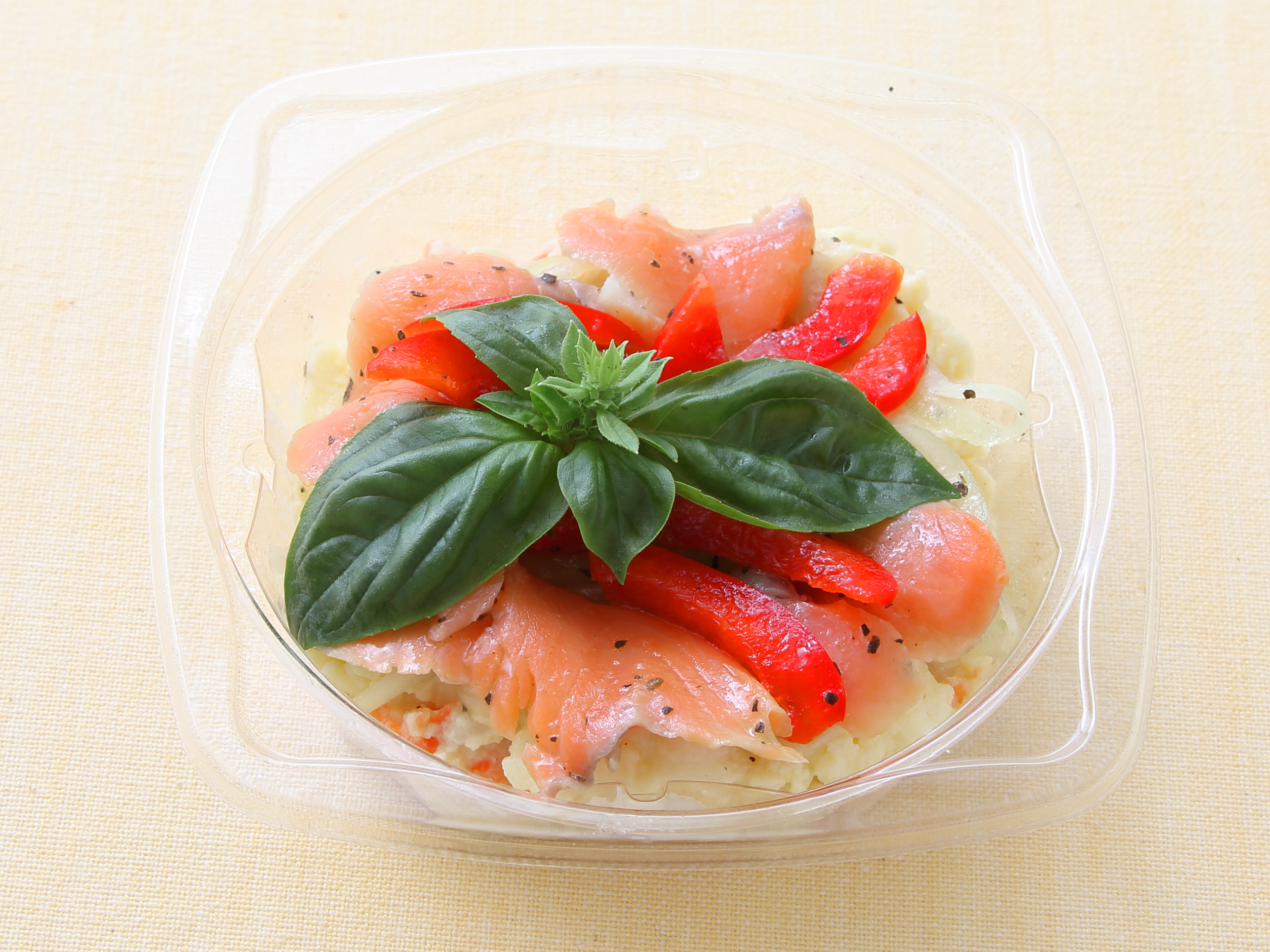 サーモンマリネのせポテトサラダのレシピ 作り方 レシピ ミツカン業務用商品 メニューサイト