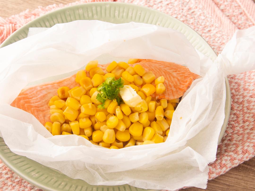 レンジだけ！鮭とコーンの包み蒸しのレシピ・作り方