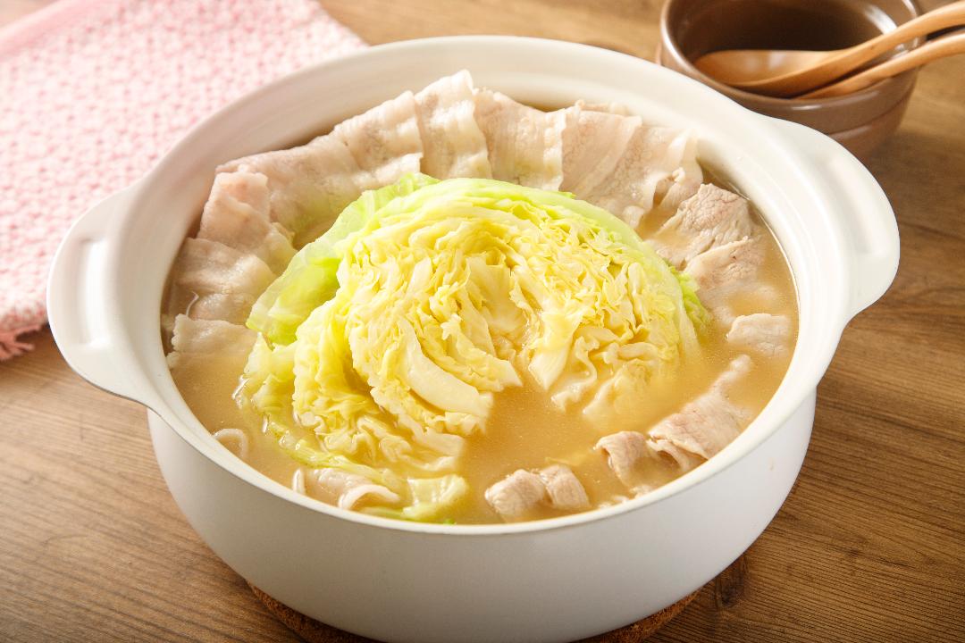 家にアルモンデ！キャベツ１／２個で作るおかず鍋