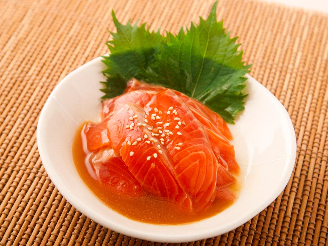 サーモンの「金のつぶ　たれだけたっぷり！たまご醤油たれ」漬け