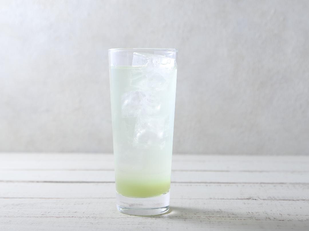 「業務用　フルーティス　りんご酢マスクメロン」水割り