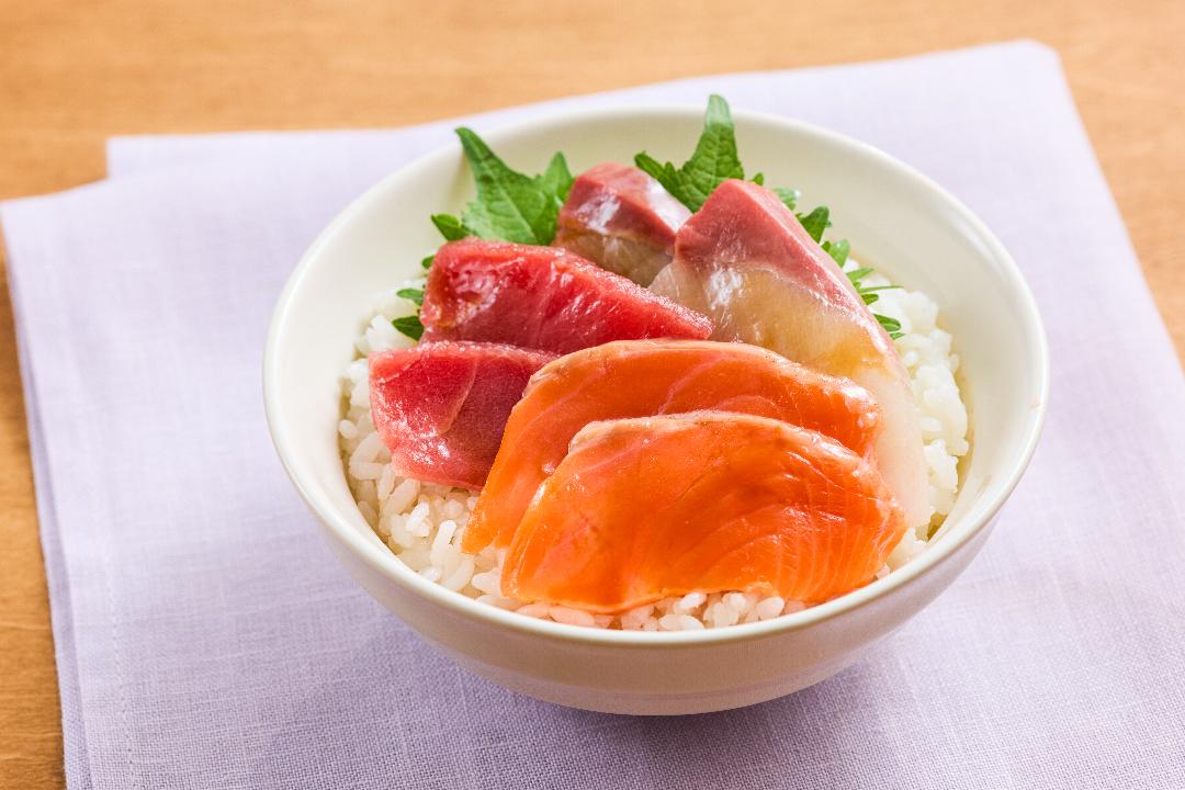 かけるだけ！海鮮すし丼